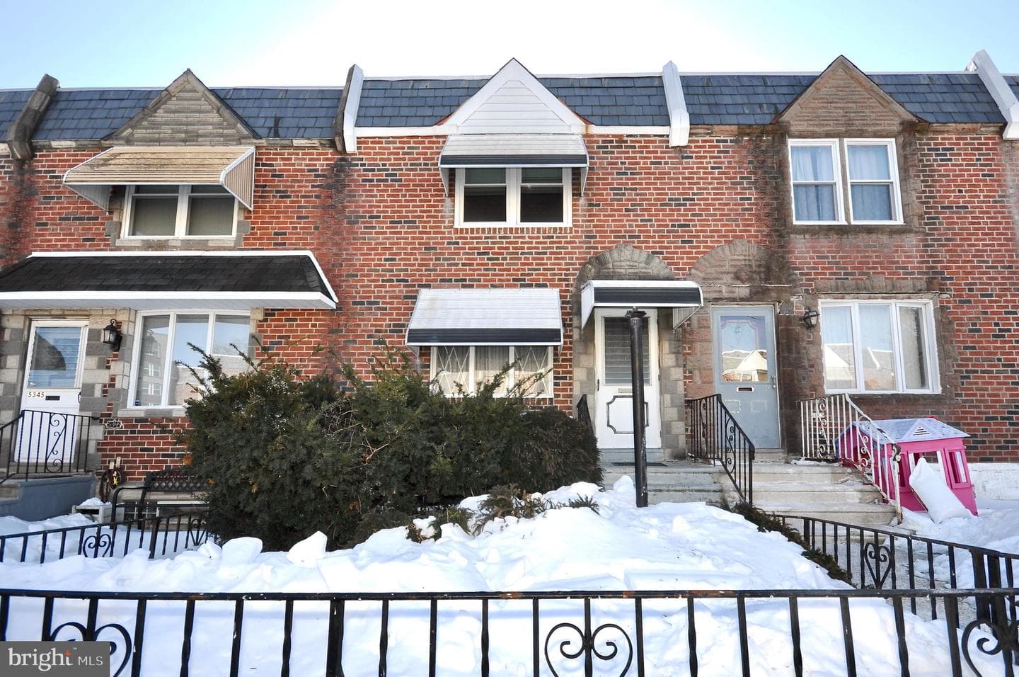 5343 Gillespie Street photo 1
