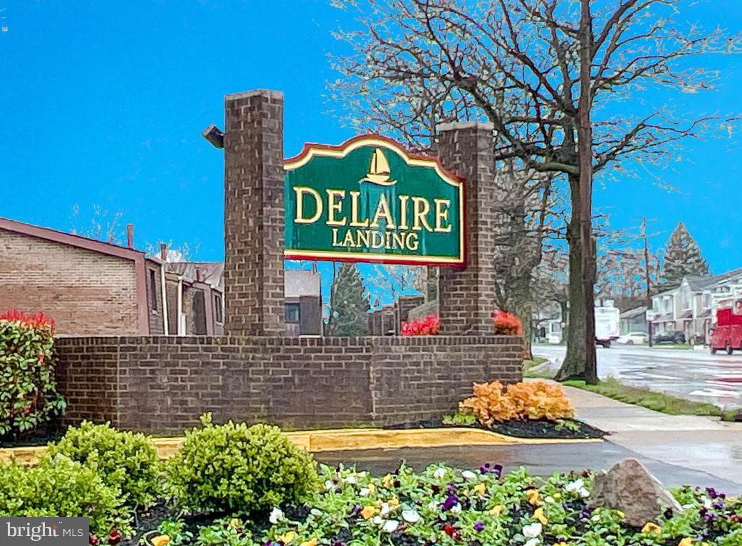 44303 Delaire Landing Road #303 photo 1