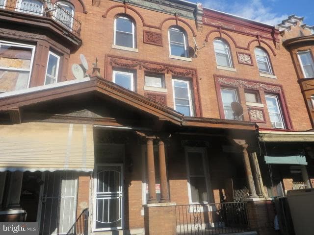 3737 N 15th Street photo 1