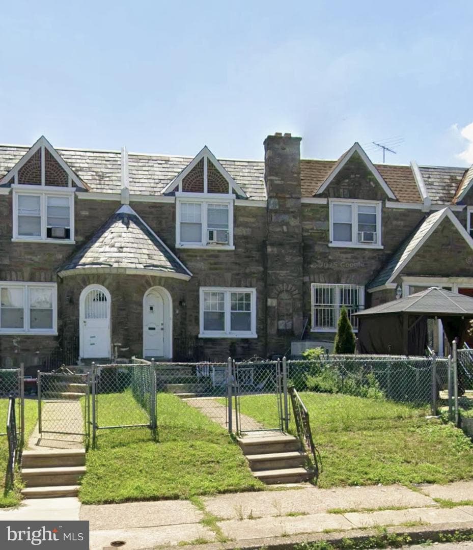 1212 Knorr Street photo 1