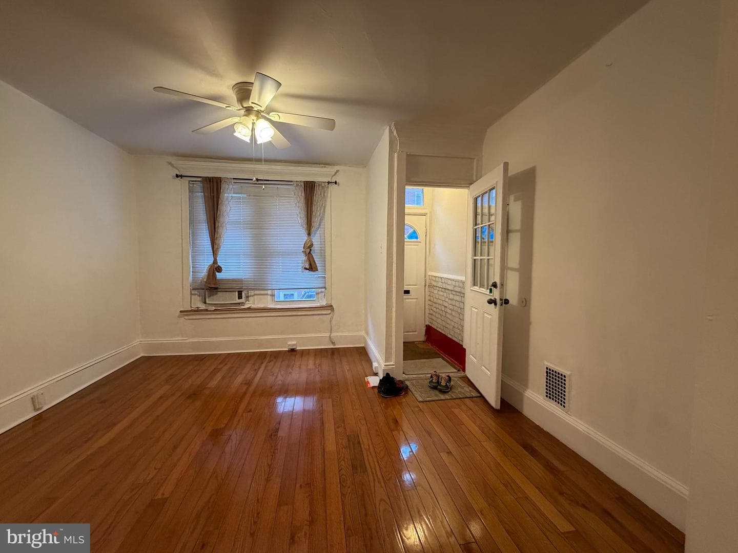 2419 S Fairhill Street photo 1