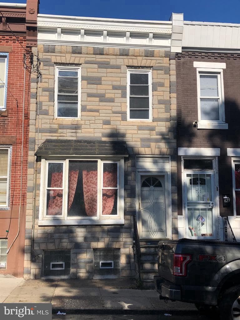 621 E Clearfield Street photo 1