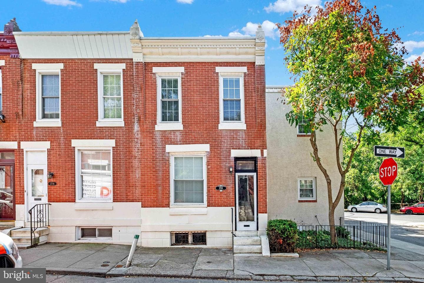 2718 Folsom Street photo 1