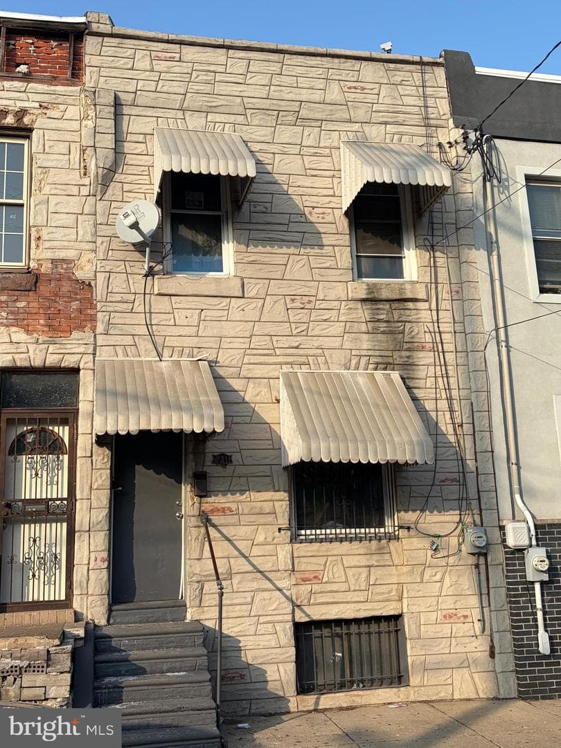 2311 Mifflin Street photo 1