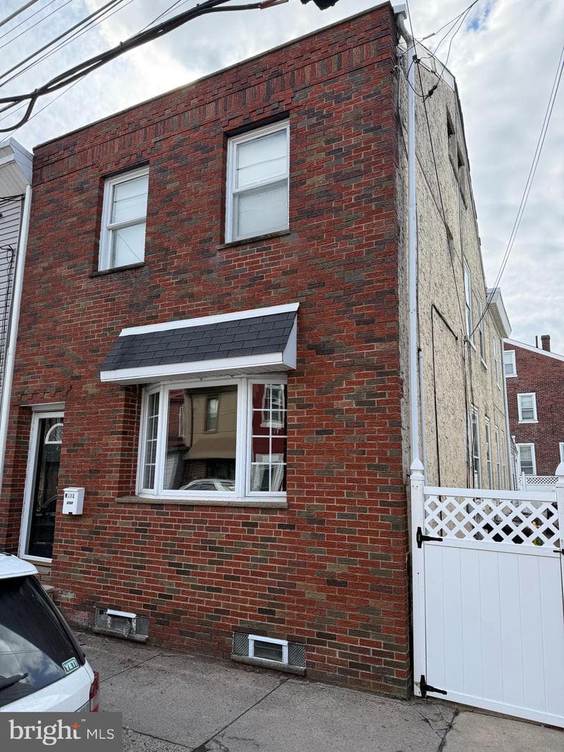 2722 Ash Street photo 1