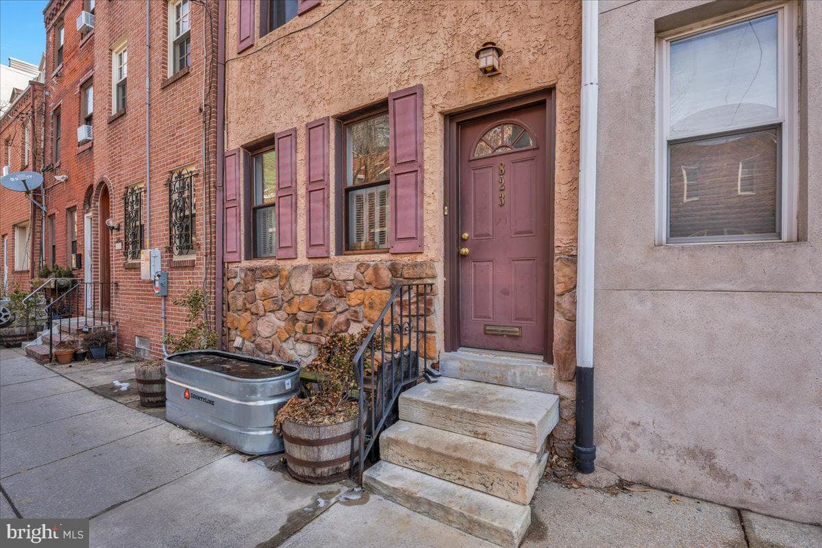 823 S 10th Street photo 1