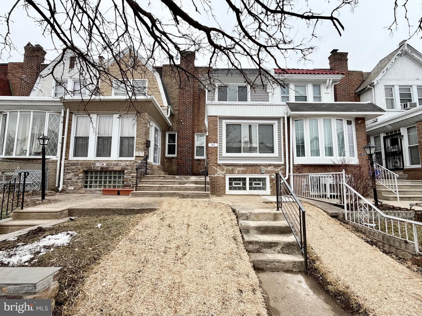 1813 Roselyn Street photo 1