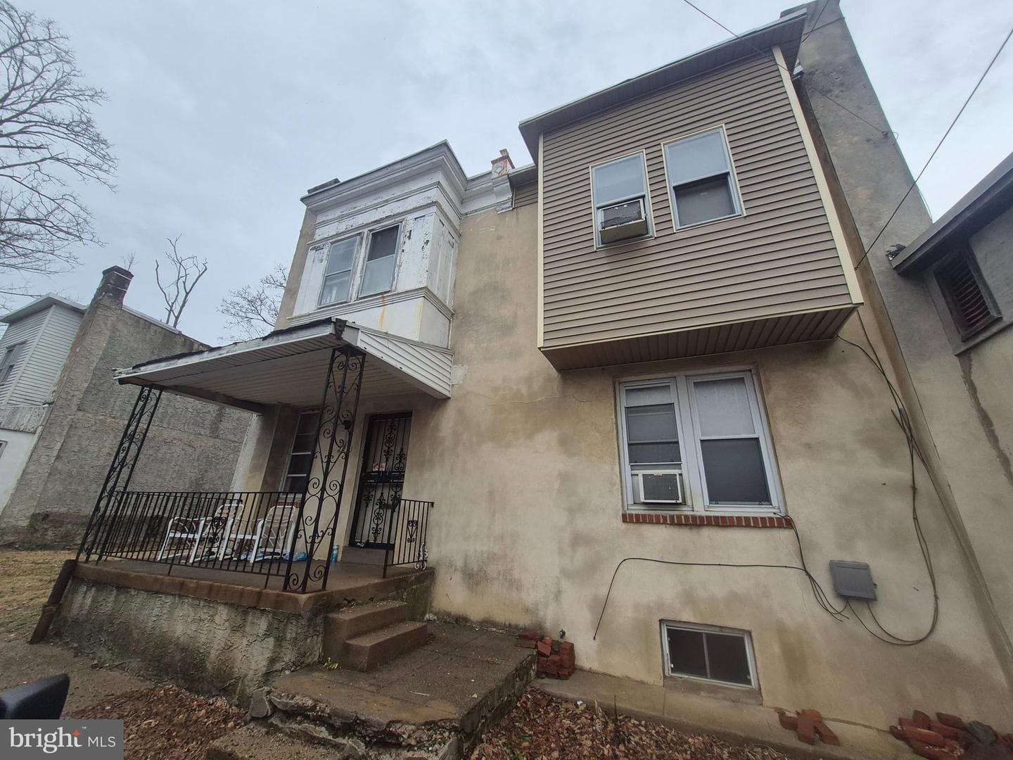 227 E Springer Street photo 1