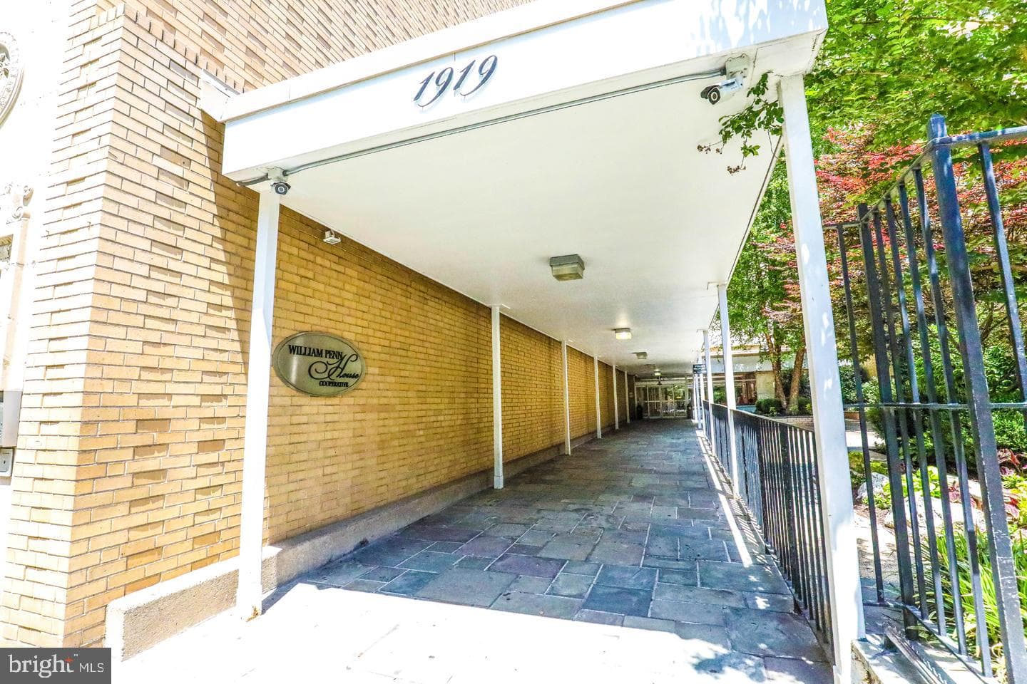 1919 Chestnut Street #2710 photo 1