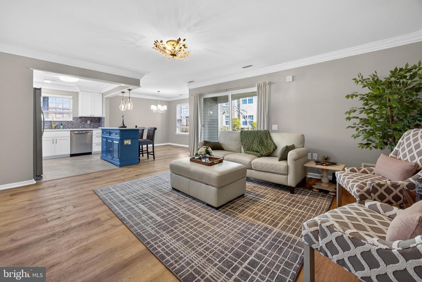71101 Delaire Landing Road #101 photo 1