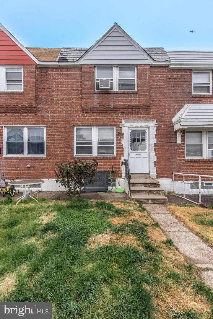 7140 Akron Street photo 1