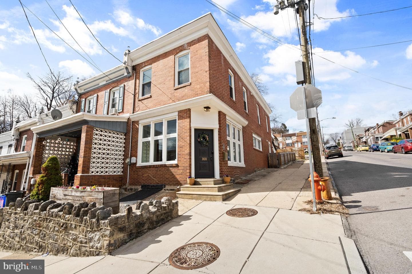 300 Leverington Avenue photo 1