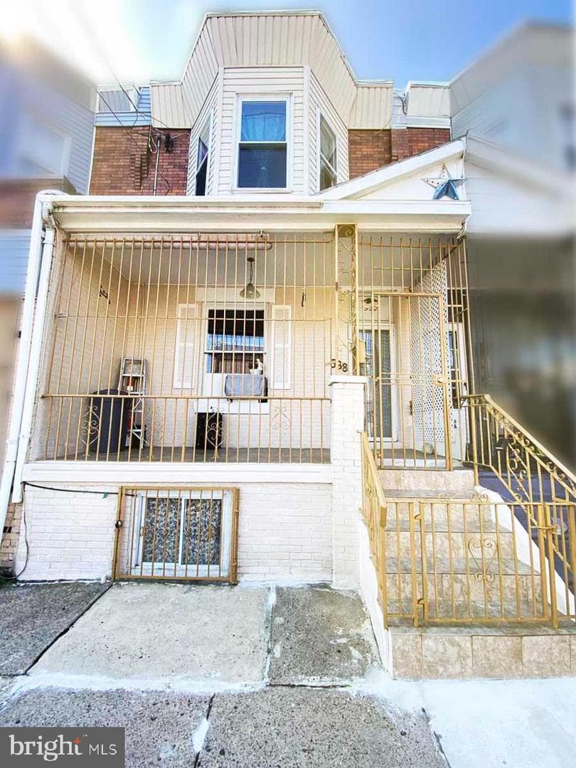 538 W Pike Street photo 1