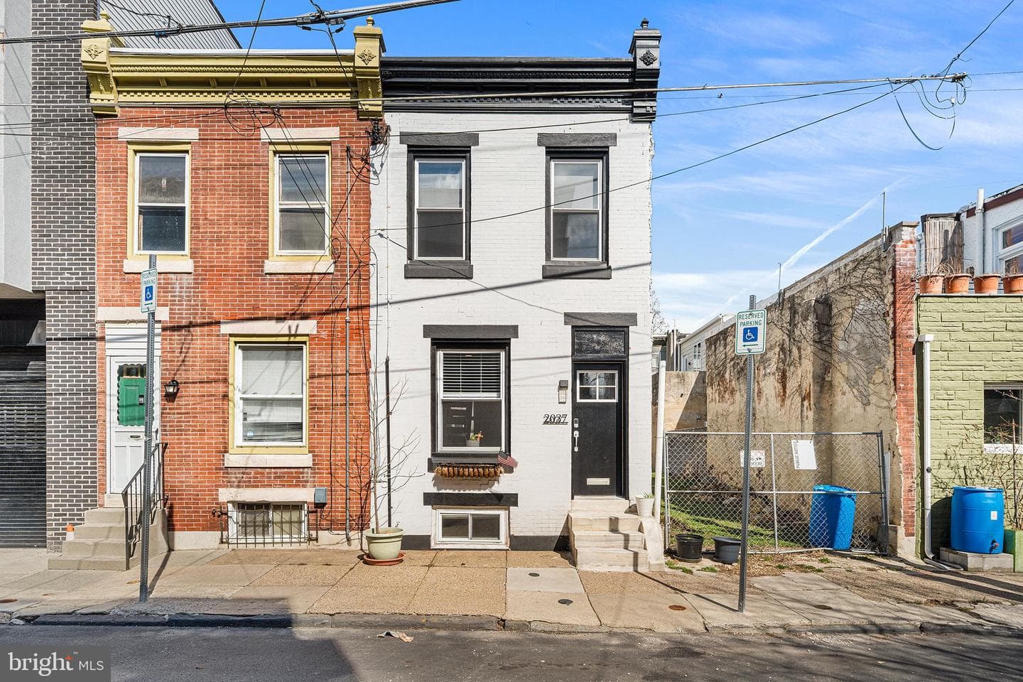 2037 E Fletcher Street photo 1
