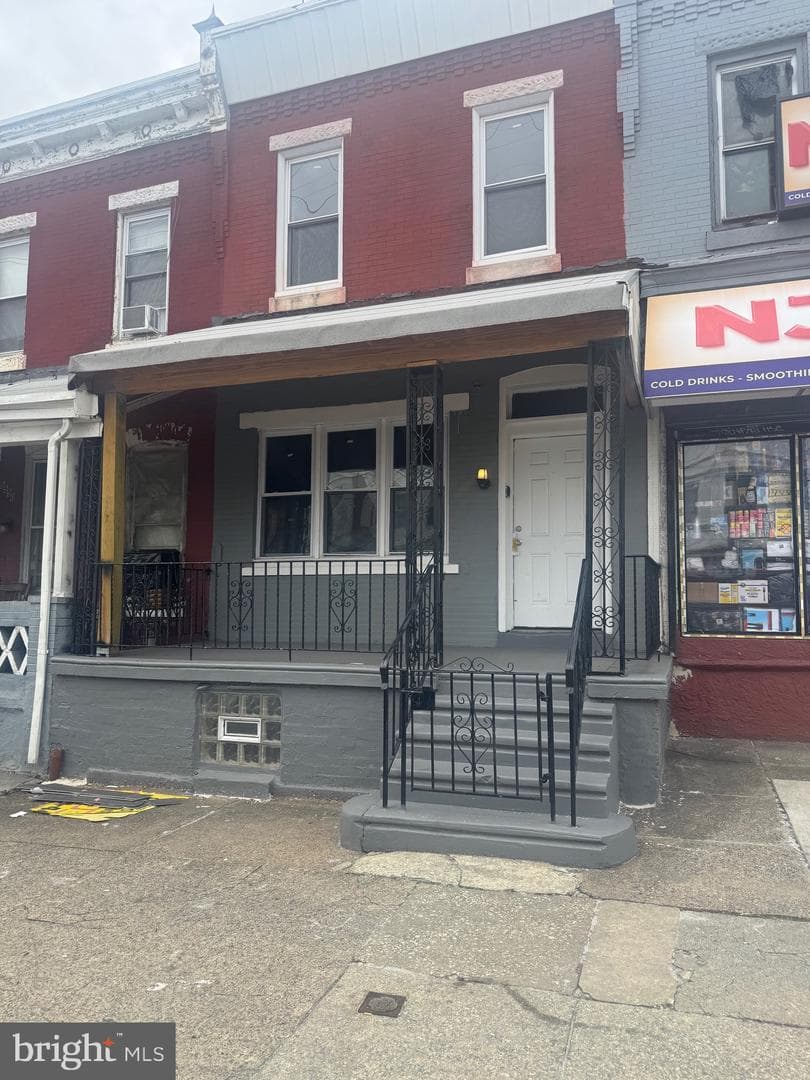 5552 Master Street photo 1
