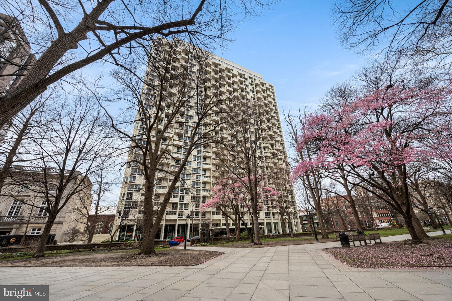 604 S Washington Square #418 photo 1