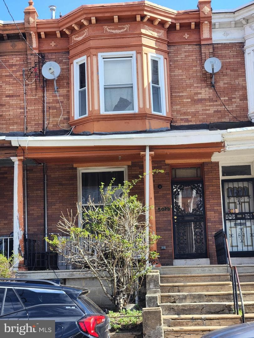 5019 Greene Street photo 1