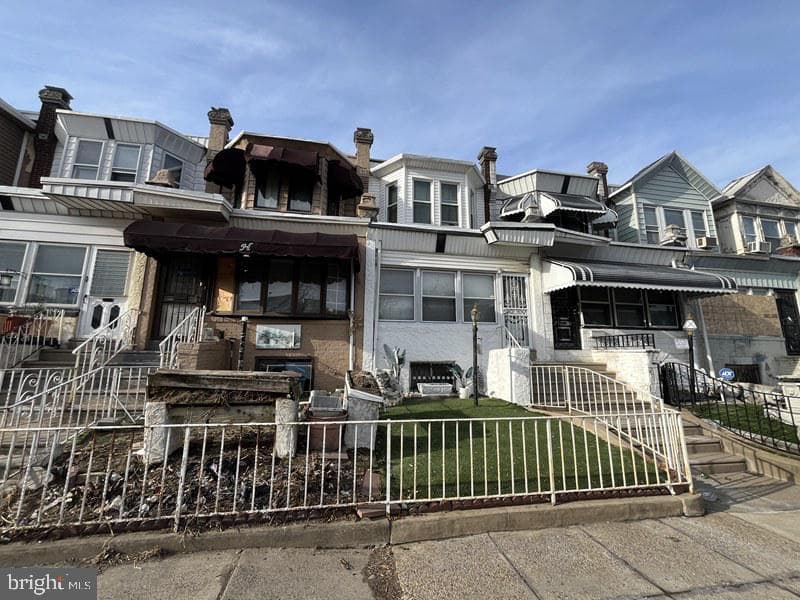 5525 Greenway Avenue photo 1