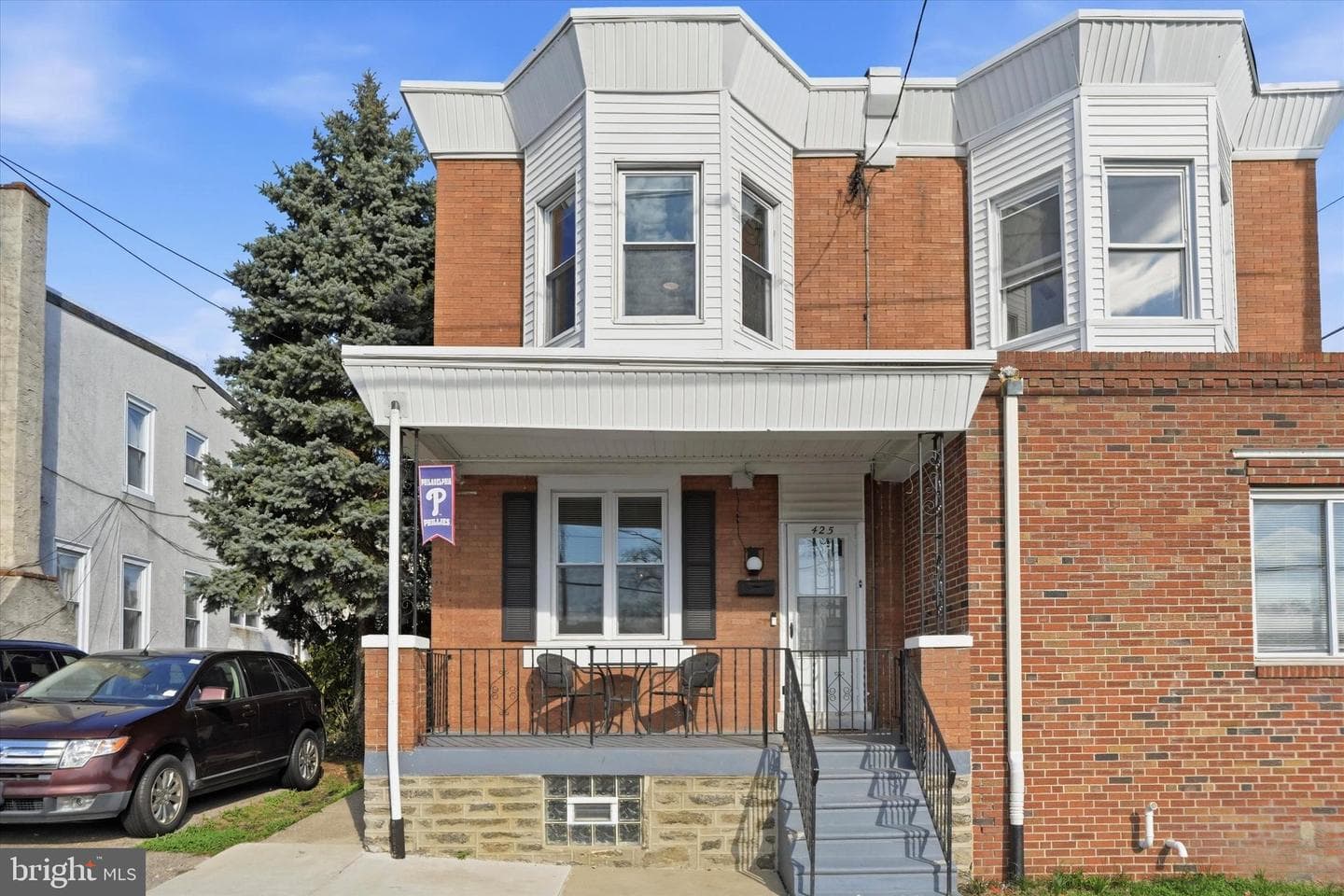 425 Righter Street photo 1