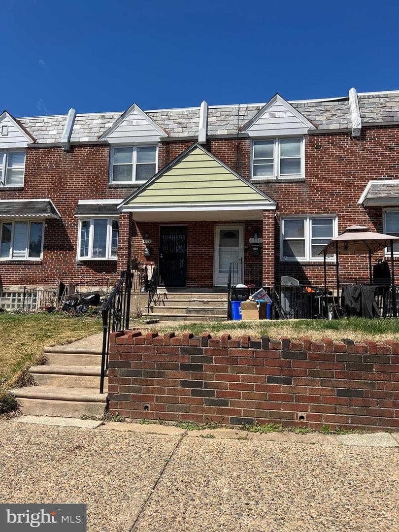 6128 Newtown Avenue photo 1