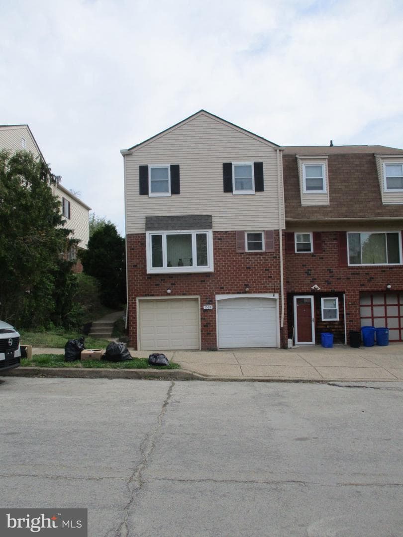 1569 Stoney Lane #b