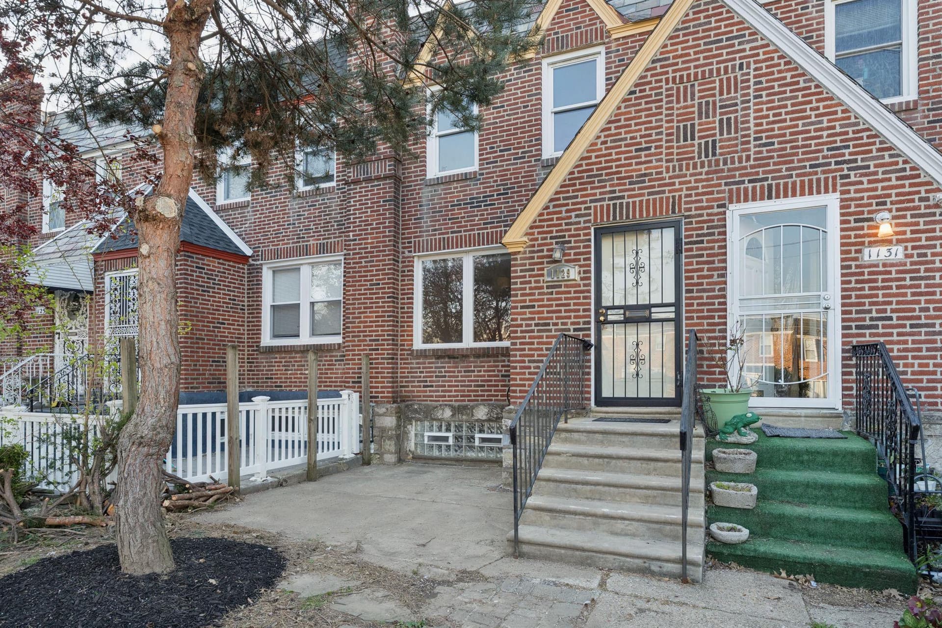 1129 E Phil Ellena Street photo 1