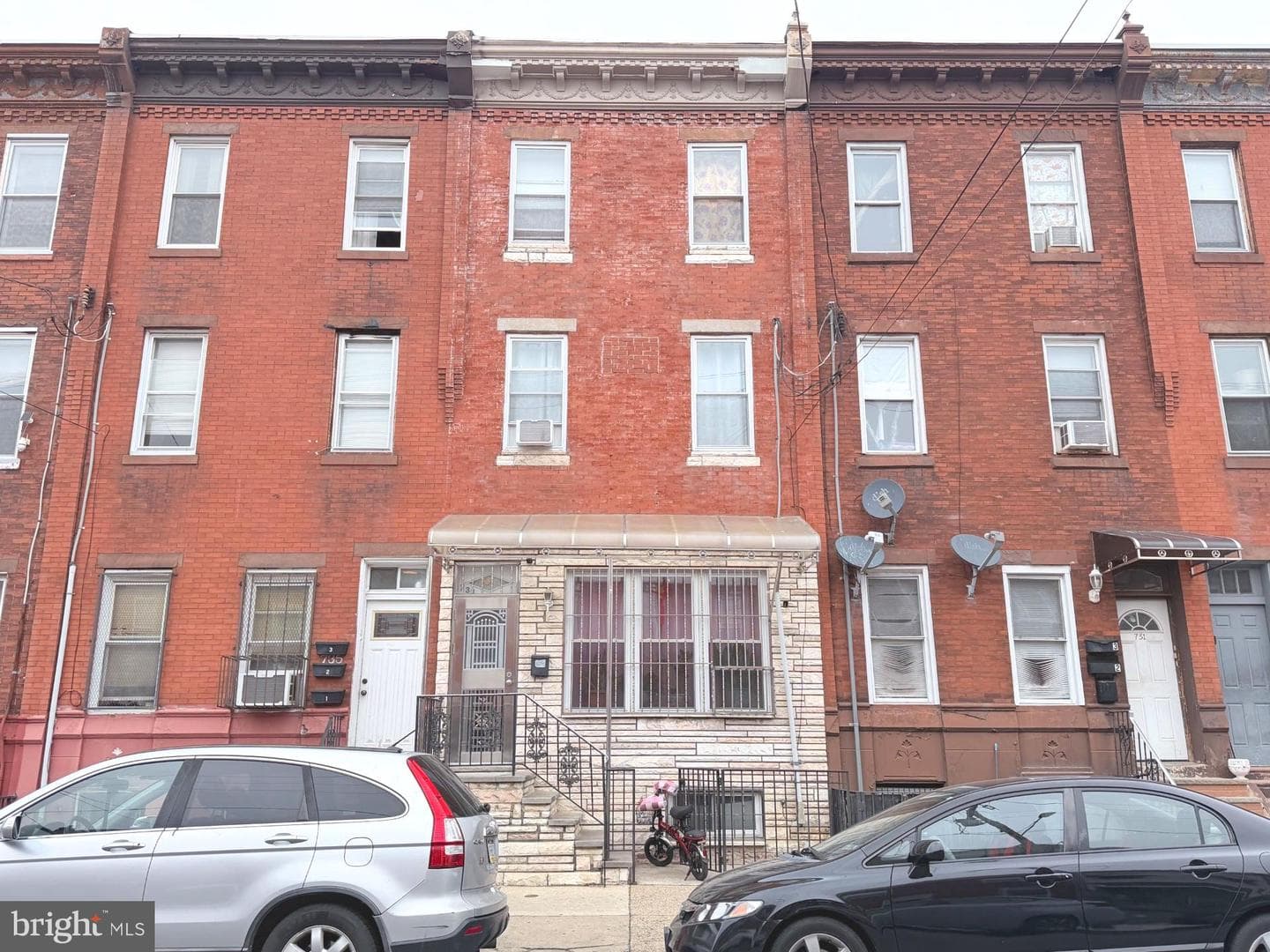 733 Jackson Street photo 1