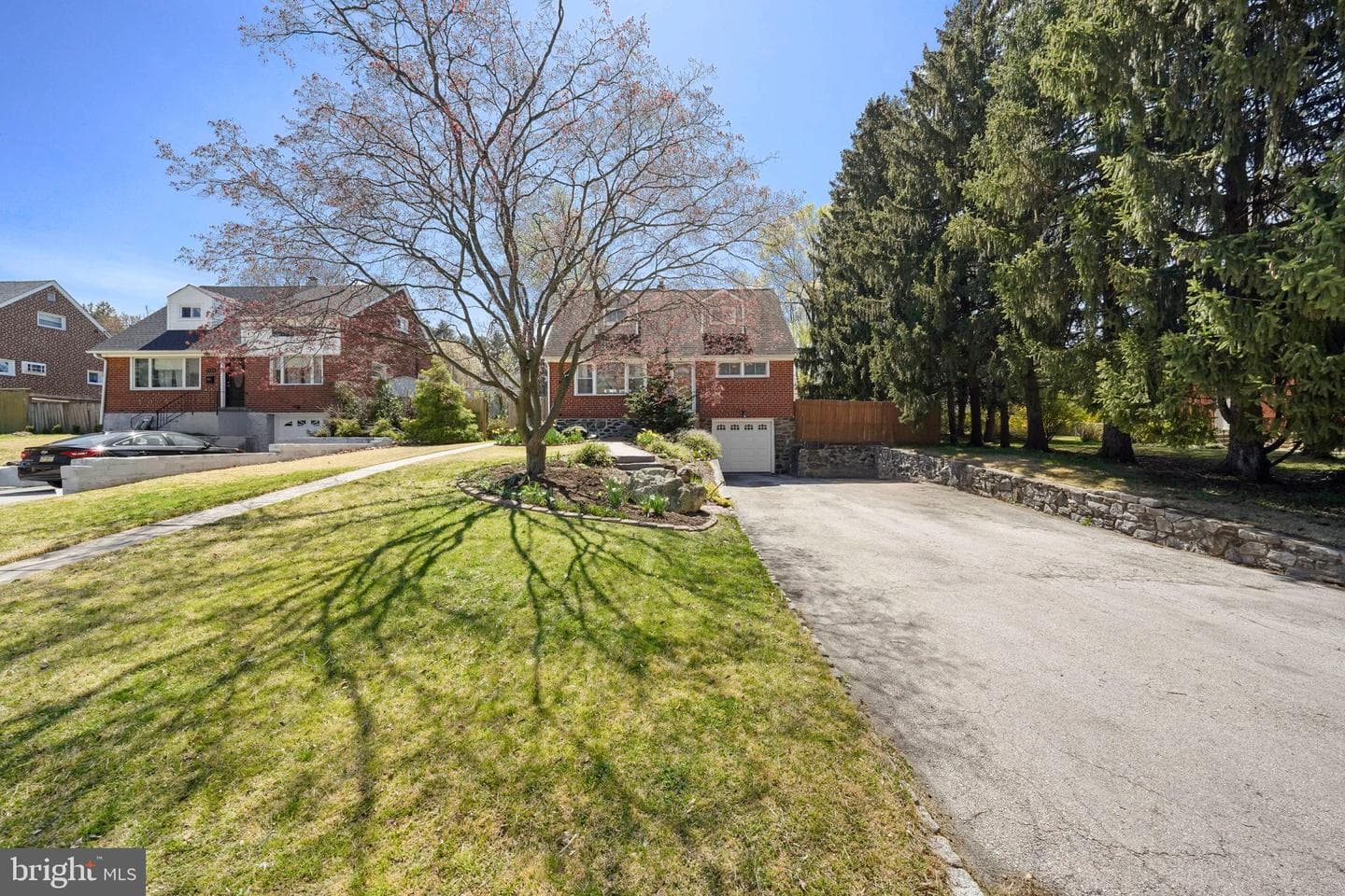 7526 Henry Avenue photo 1