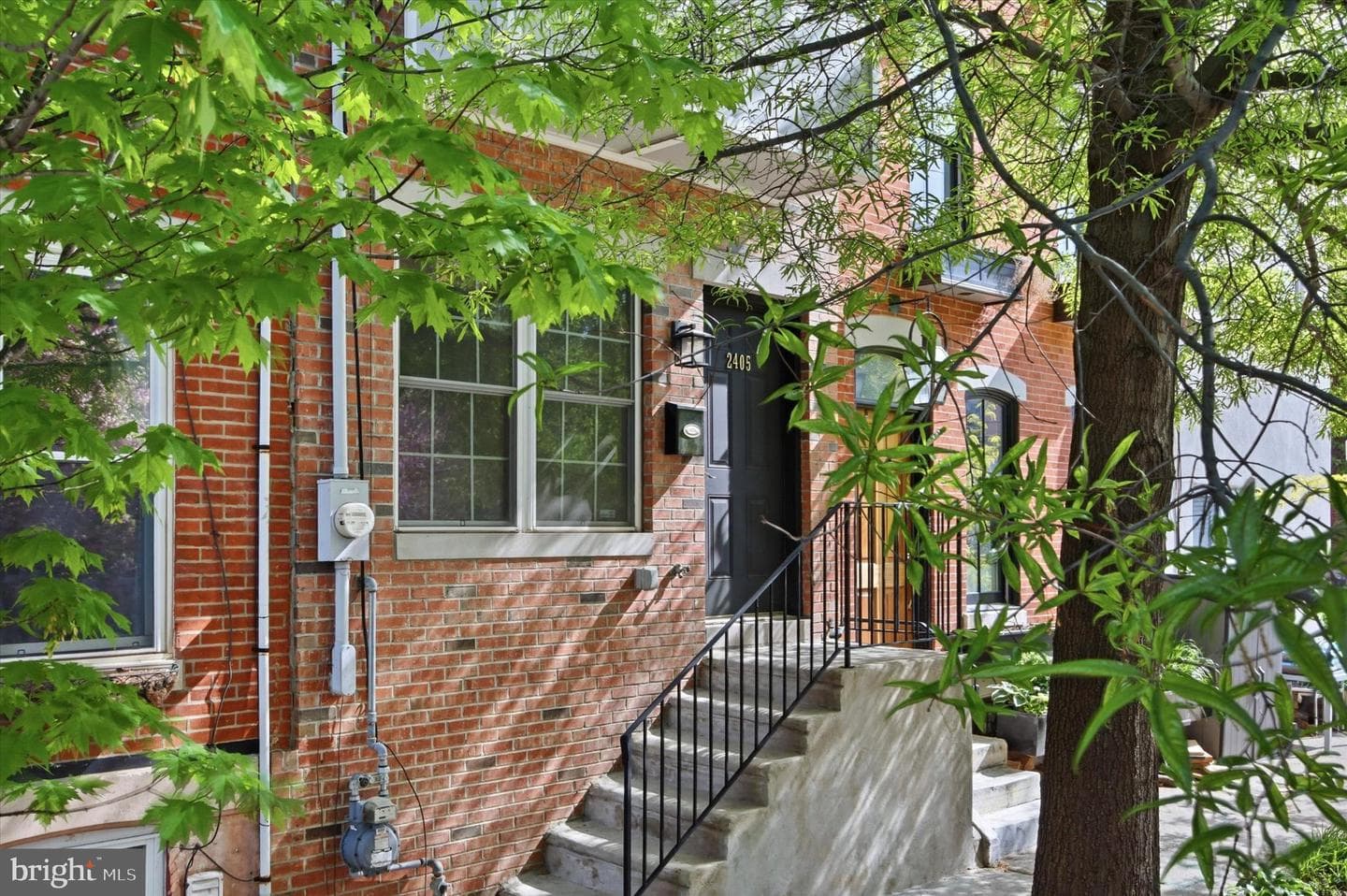 2405 Catharine Street photo 1