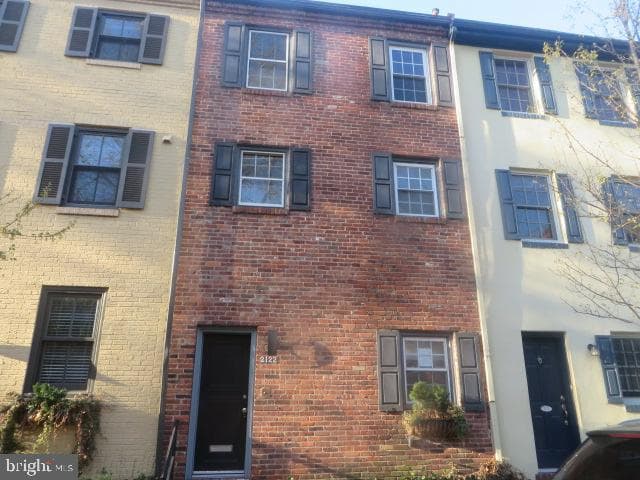 2122 Lombard Street photo 1