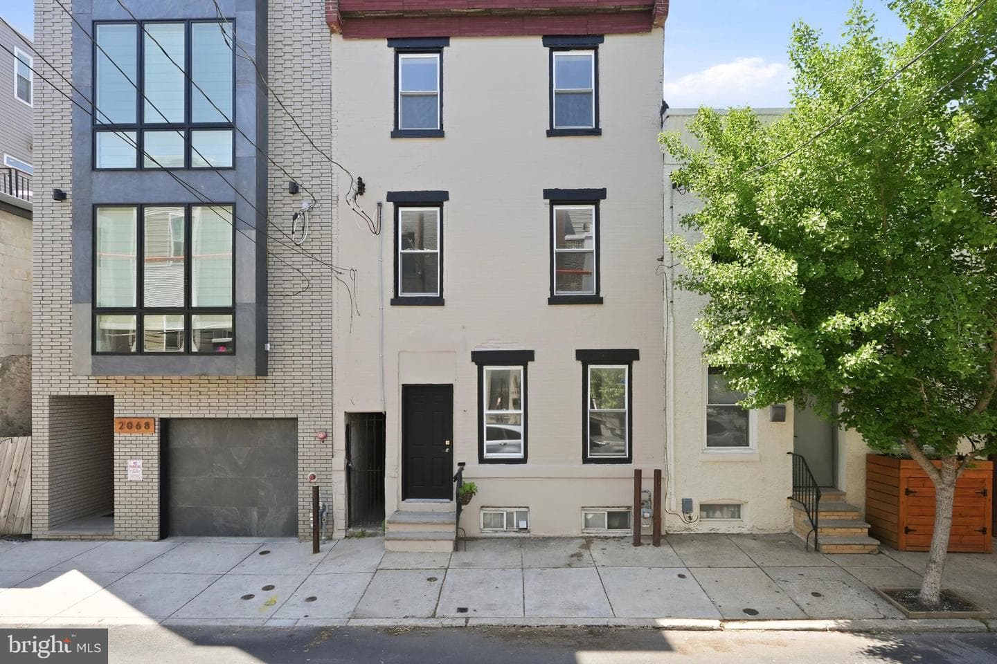 2066 E Fletcher Street photo 1