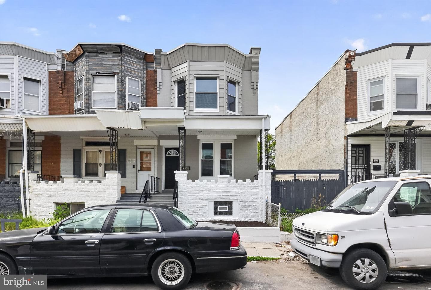 5644 Addison Street photo 1