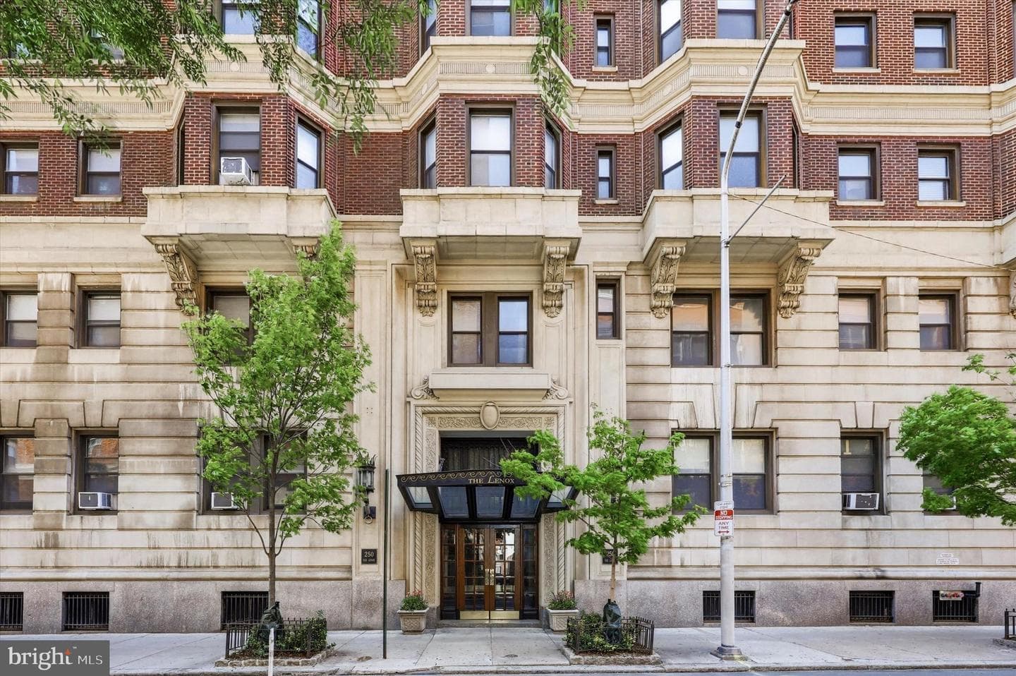 250 S 13th Street #8d
