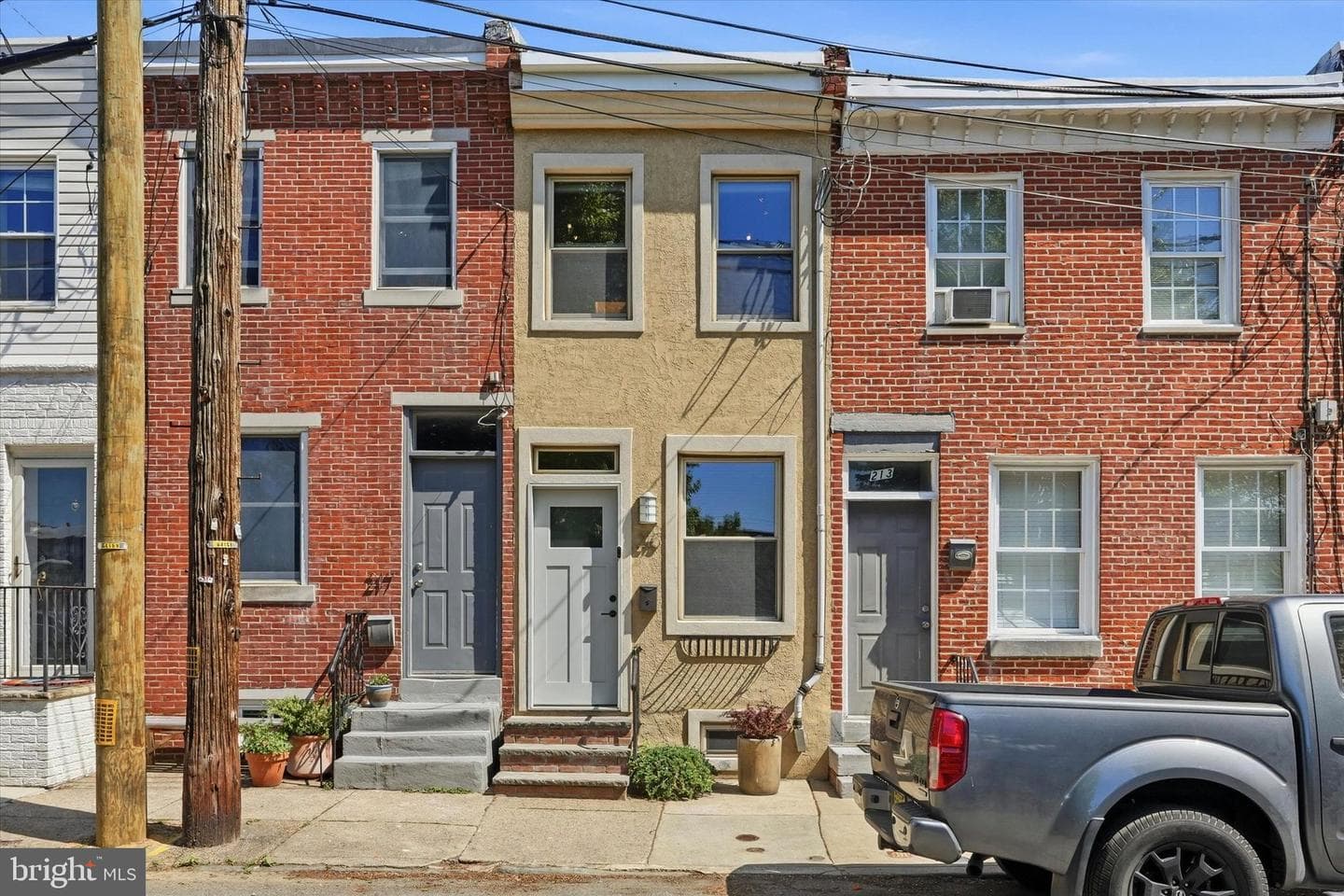 215 Earp Street