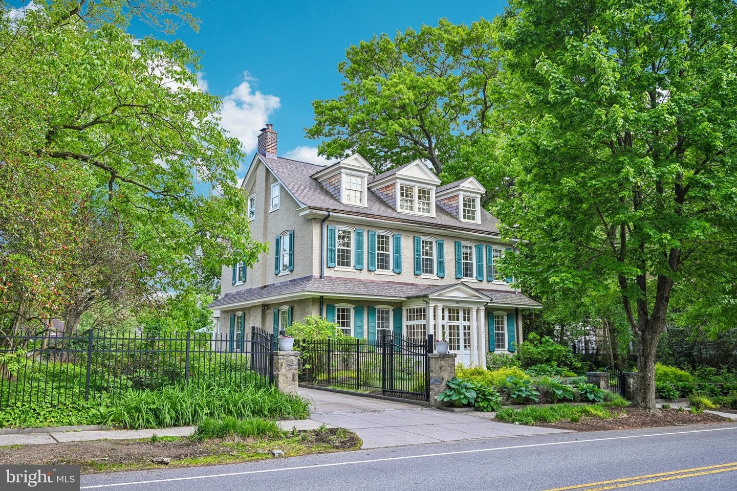326 W Allens Lane