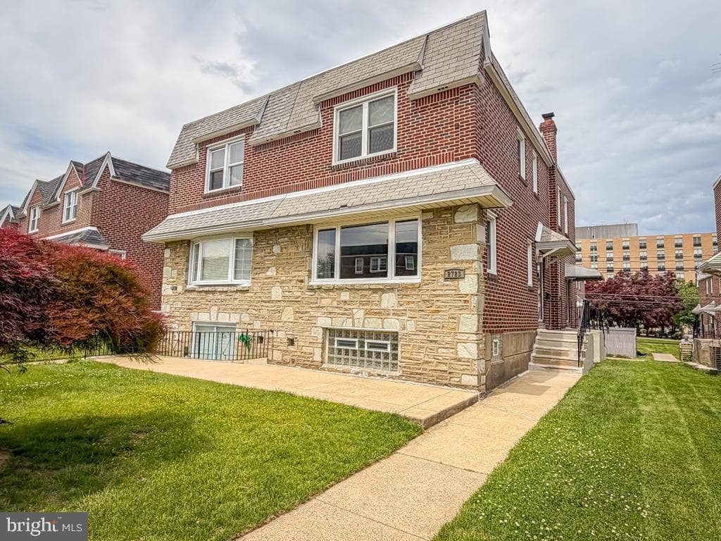 2723 Solly Avenue photo 1