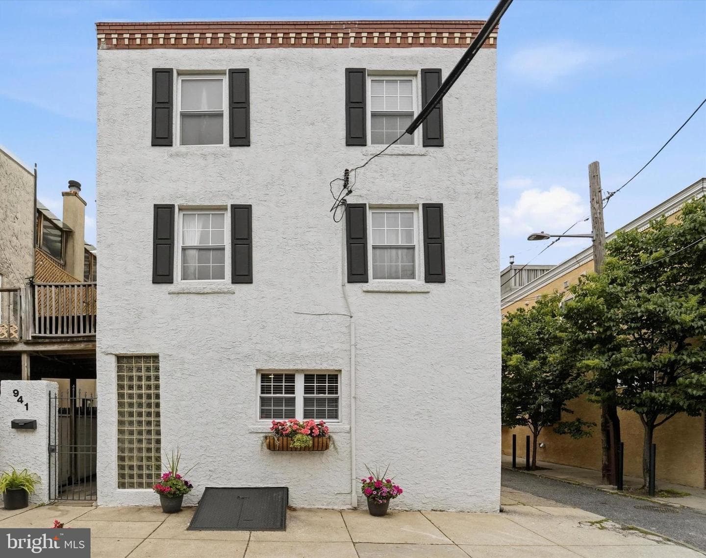 941 Montrose Street photo 1