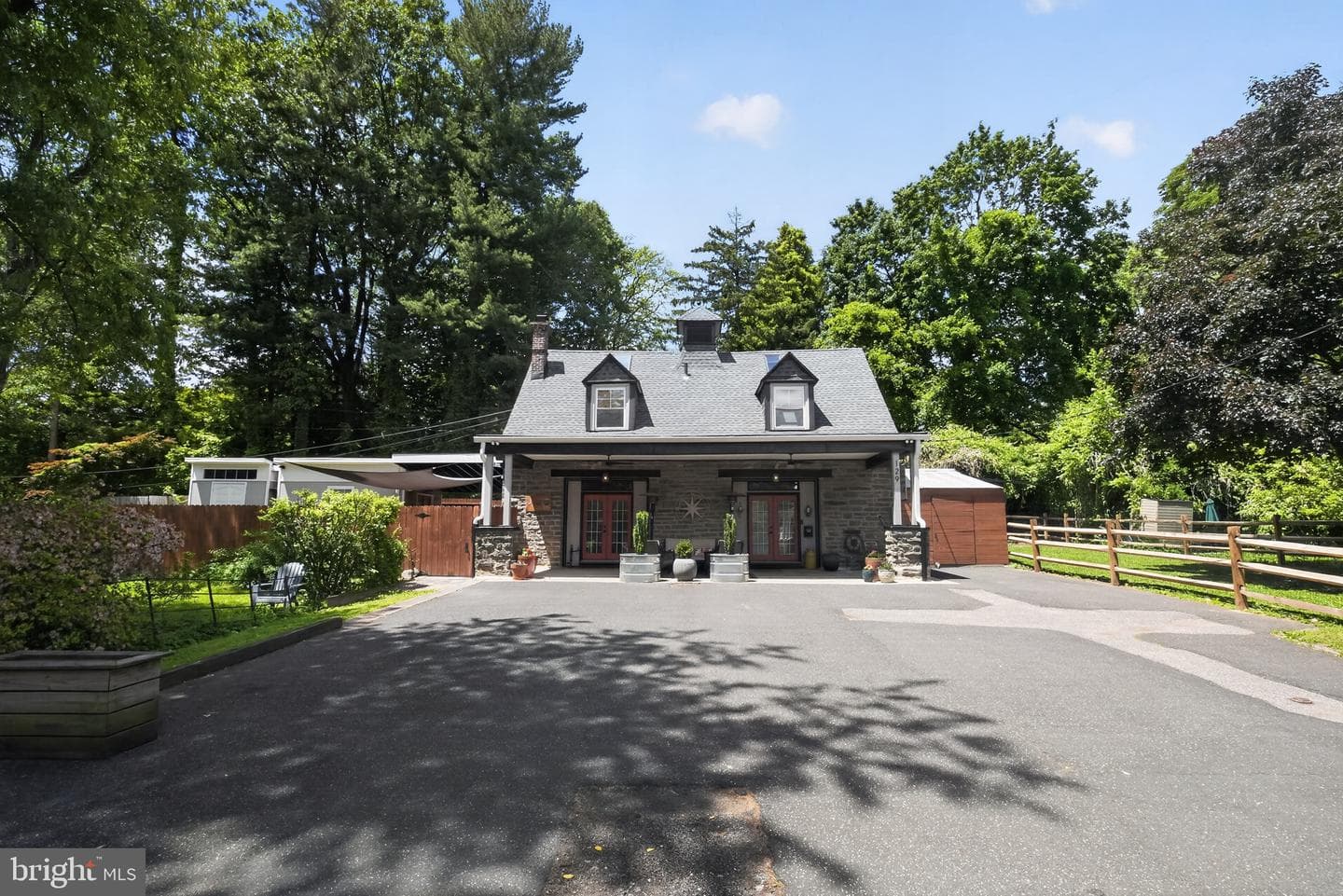 129 E Gorgas Lane
