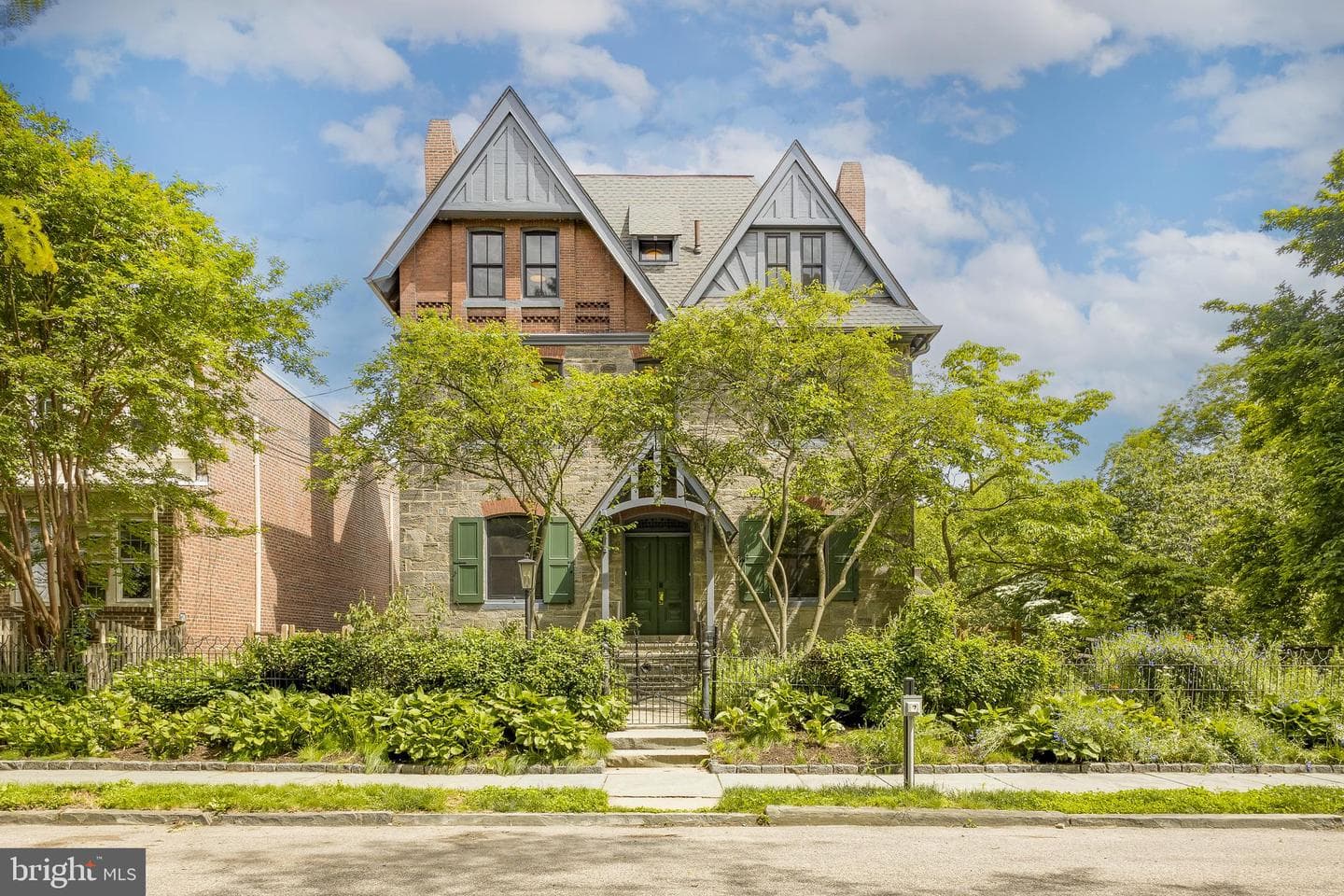 148 W Highland Avenue photo 1