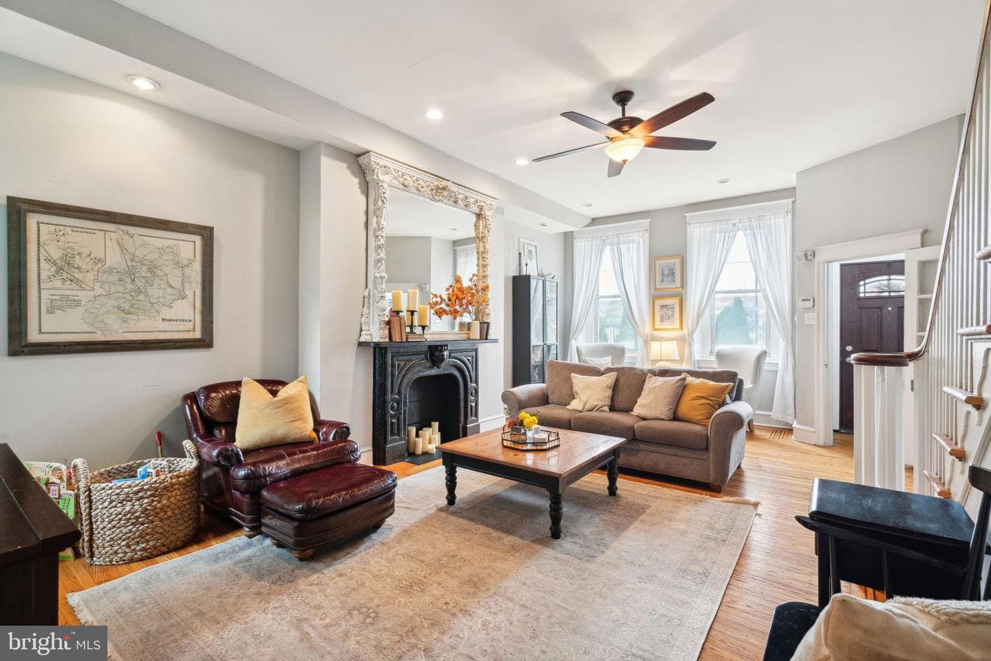 1306 E Columbia