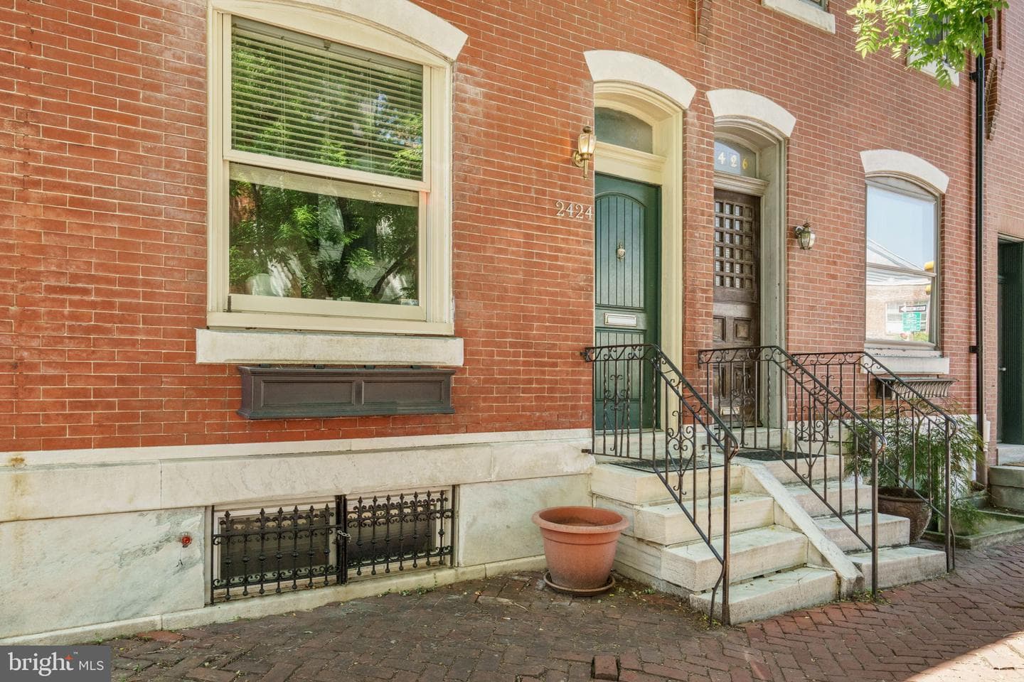 2424 Lombard Street