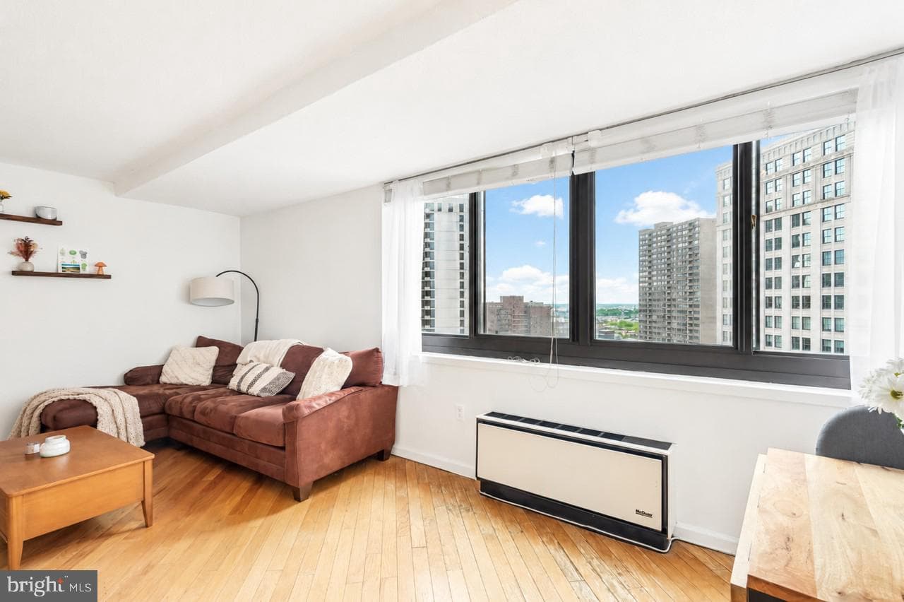 1420 Locust Street #17b photo 1