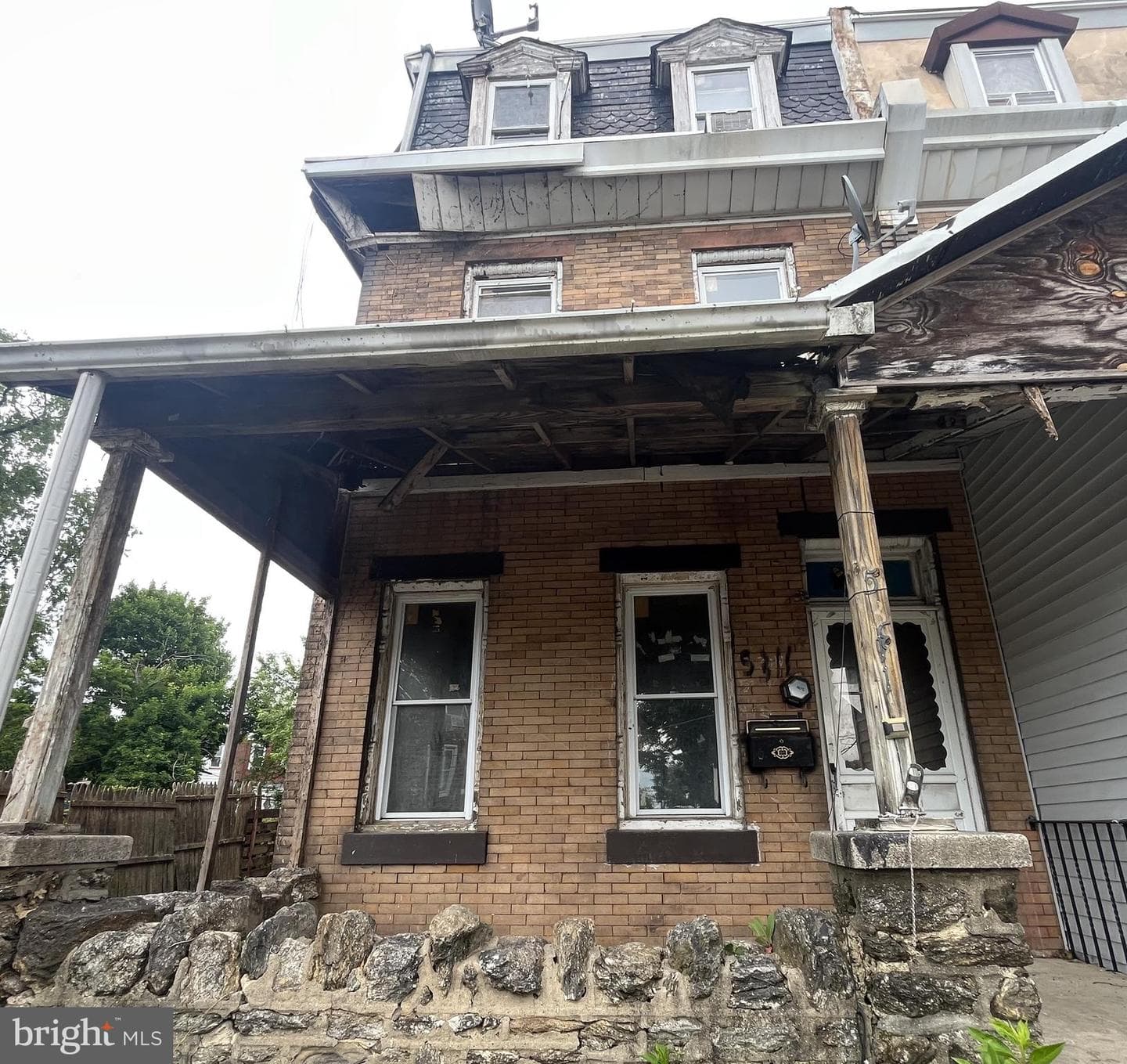 5311 N Howard Street photo 1