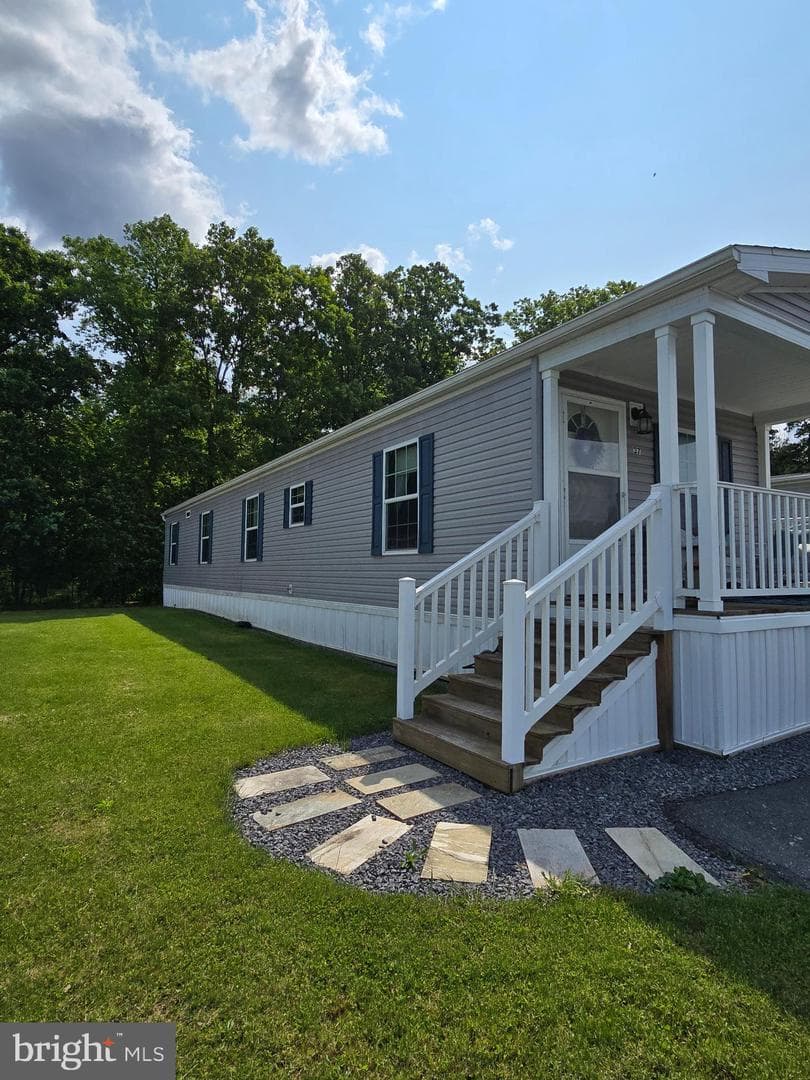37 Meadowview Drive photo 1