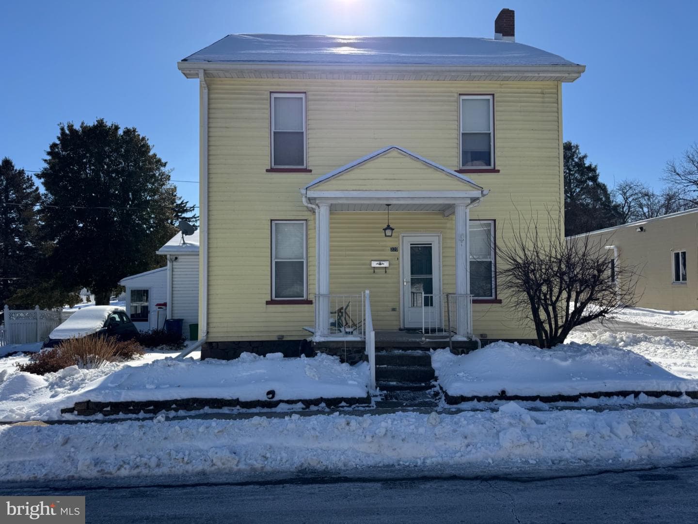320 Cameron Street photo 1