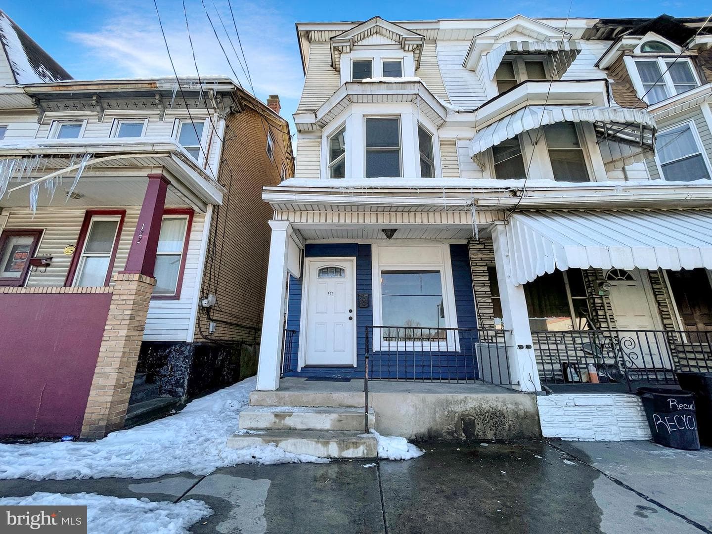 120 Center Street photo 1