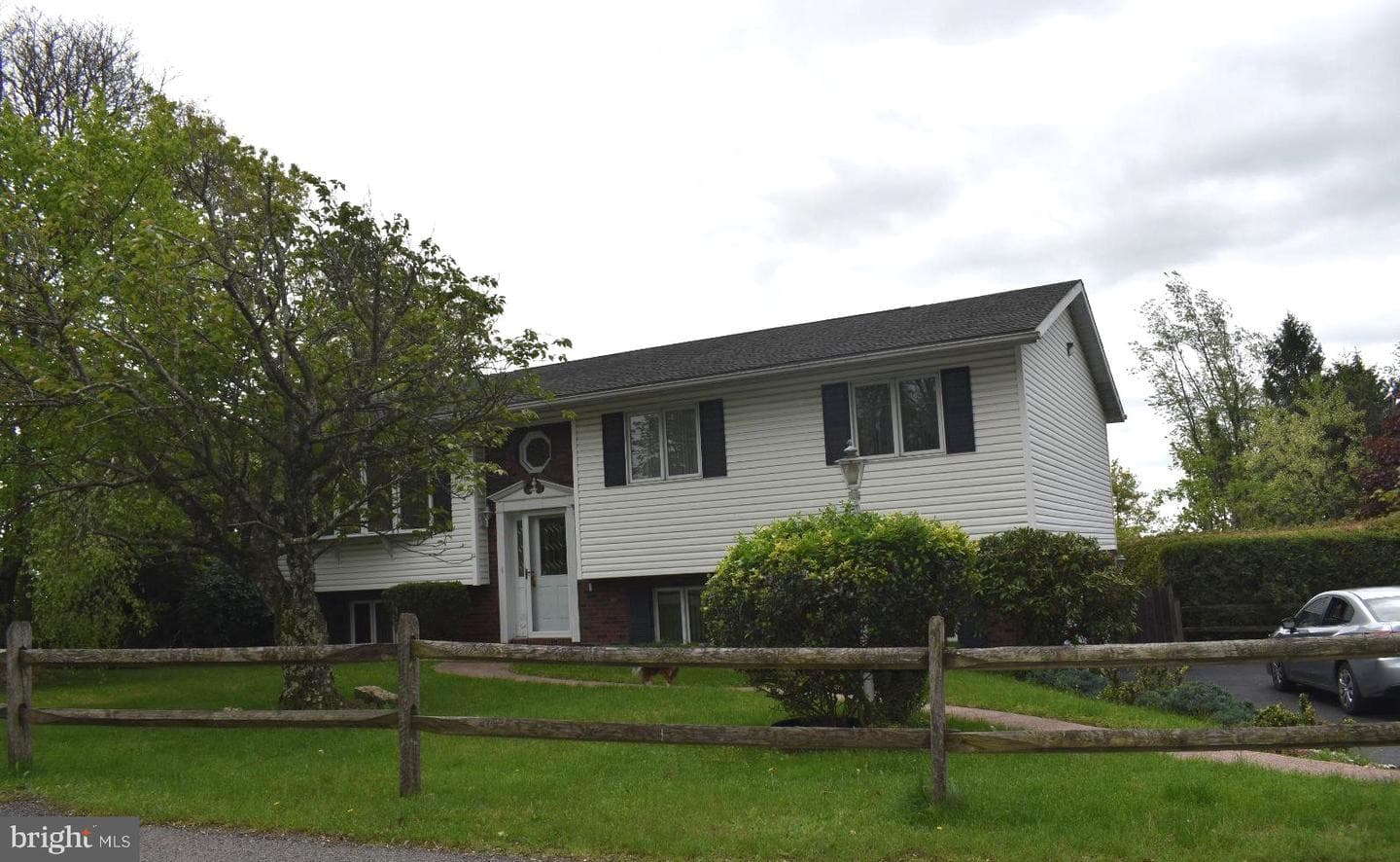 324 California Avenue photo 1