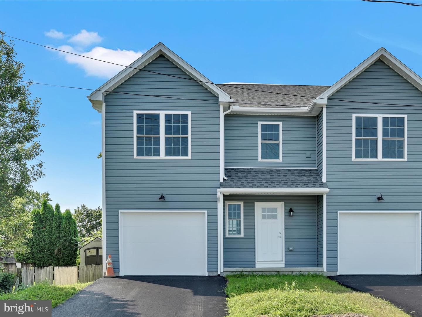 220 W High Street photo 1