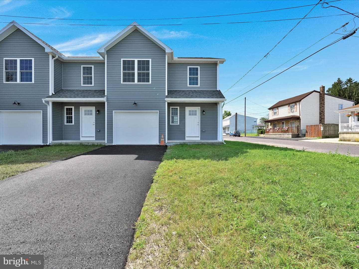 218 W High Street photo 1