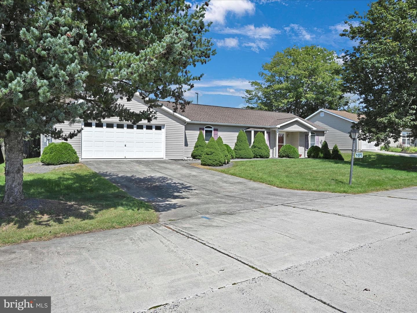 101 Juniper Court photo 1